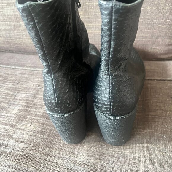 ROBERT CLERGERIE Black Leather Snake Embossed Wedge Ankle Boots Size 8 - Picture 5 of 9